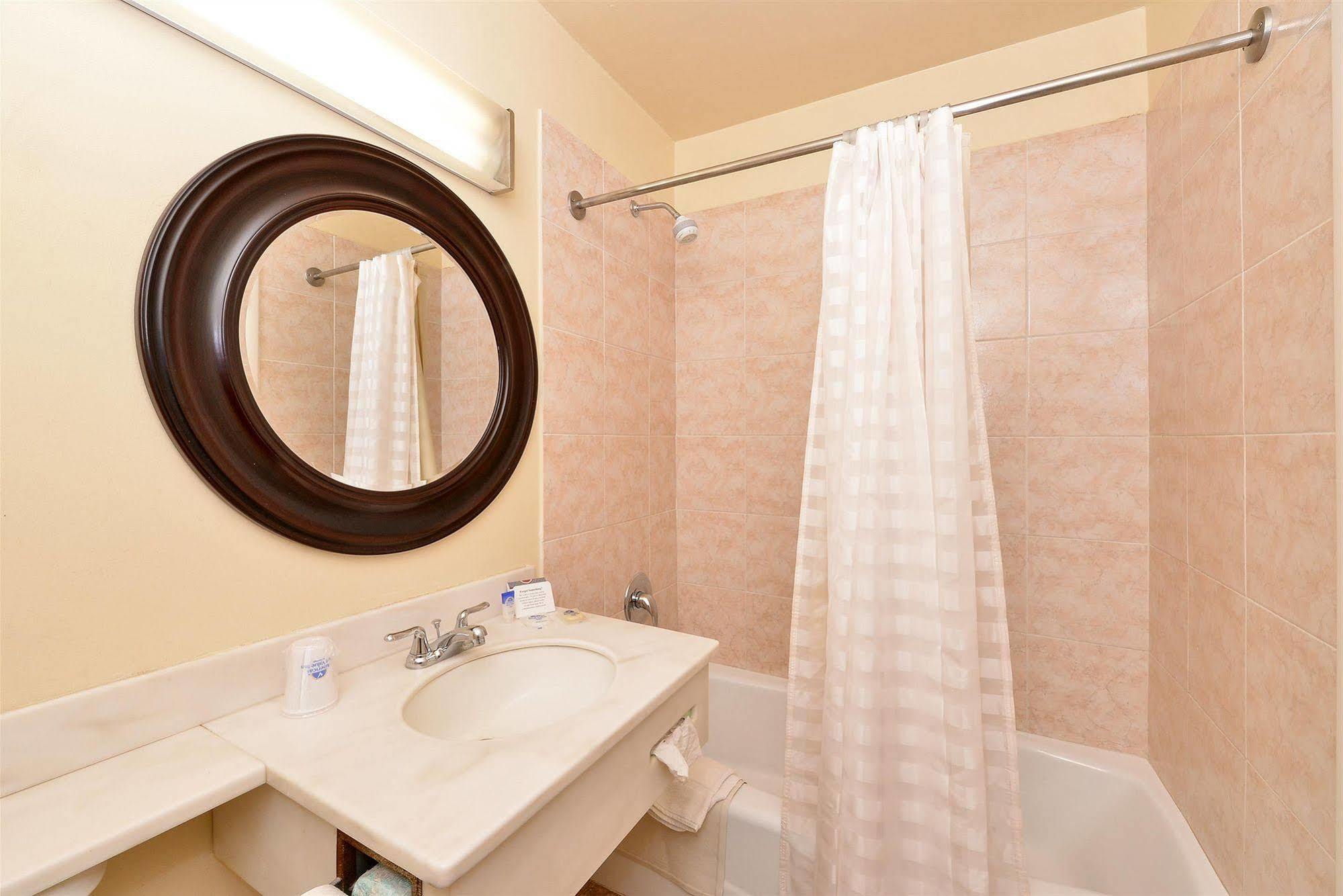 Americas Best Value Inn Ashtabula/Austinburg Dış mekan fotoğraf